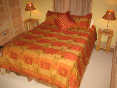 Click for big image of Rustic Inn bedroom
